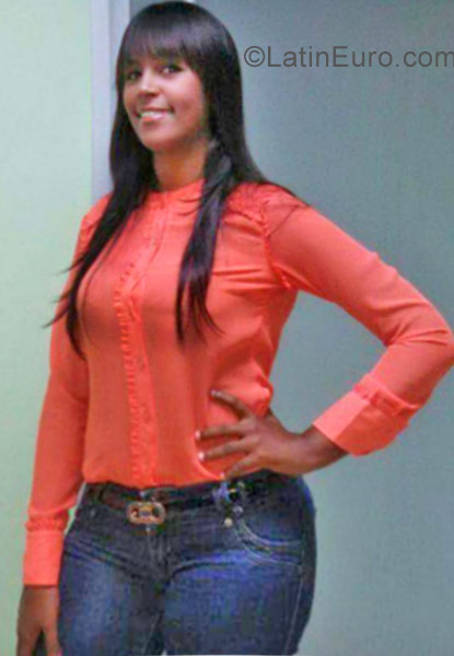 Date this nice looking Dominican Republic girl Antia from Santo Domingo DO41214