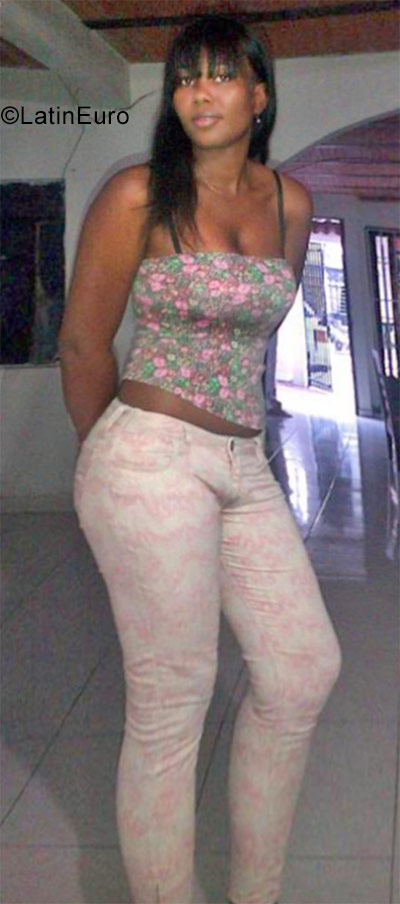 Date this foxy Colombia girl Ana maria from Cali CO24612
