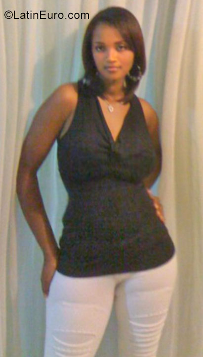 Date this voluptuous Dominican Republic girl Claudia from Santiago DO35982