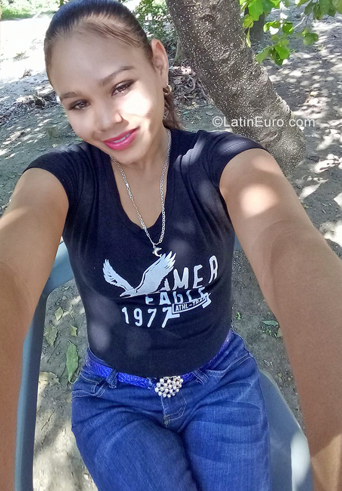 Date this sensual Dominican Republic girl Nelfily from Santiago DO29048