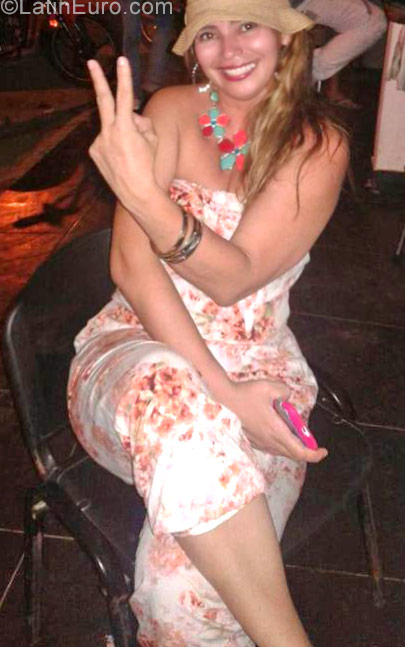 Date this beautiful Colombia girl MercedesD from Sincelejo CO21714