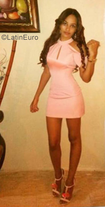Date this good-looking Dominican Republic girl Rosmery from Santo Domingo DO30520