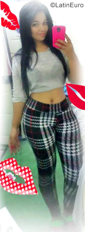 Date this funny Dominican Republic girl Alexandra from Santo Domingo DO29556