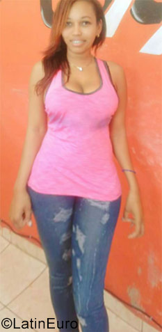 Date this hard body Dominican Republic girl Andria from Higuey DO29648