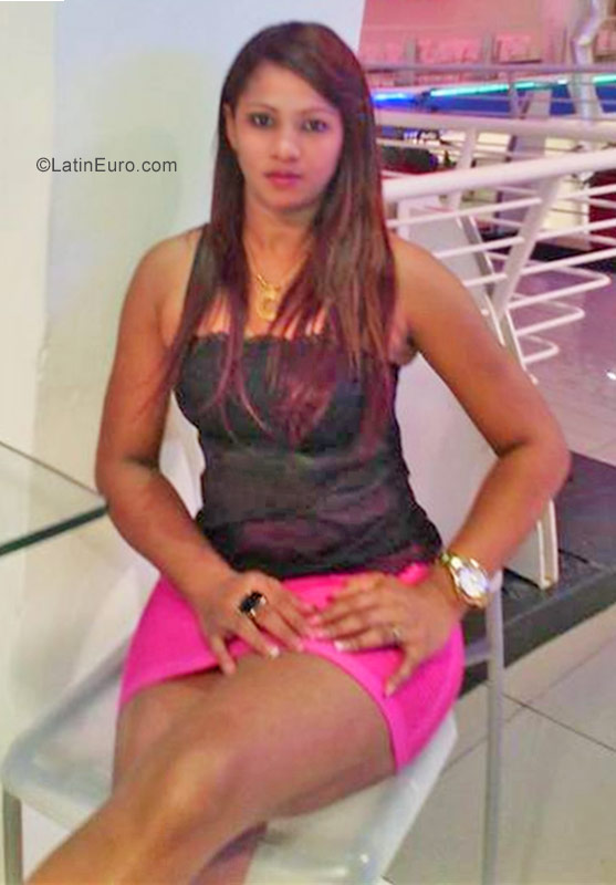 Date this sultry Dominican Republic girl Lisete from Santo Domingo DO30054