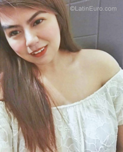Date this beautiful Philippines girl Aybrie from Manila PH977