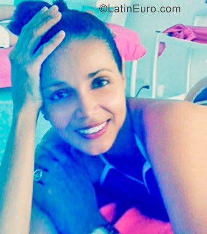 Date this young Colombia girl Carolina from La Dorada CO26787