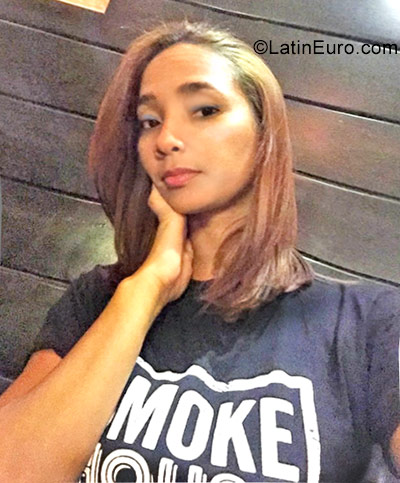 Date this attractive Dominican Republic girl Estefani from Santo Domingo DO32208