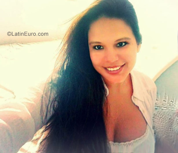 Date this gorgeous Peru girl Lizit from Chiclayo PE1108