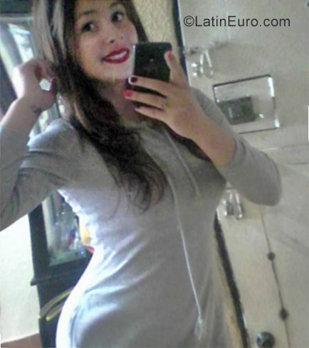 Date this lovely Colombia girl Brigeth from Bogota CO22258