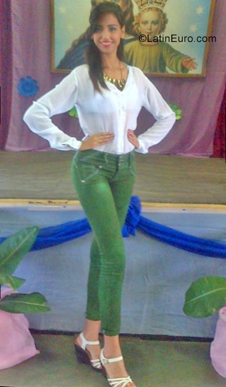 Date this hard body Venezuela girl Yerbelis from Ciudad Guayana VE887
