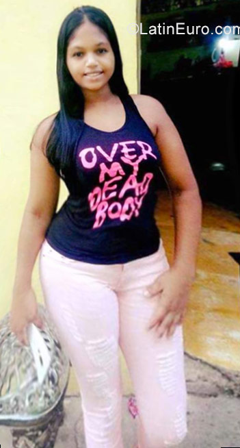 Date this hot Dominican Republic girl Ana from Santiago DO30222