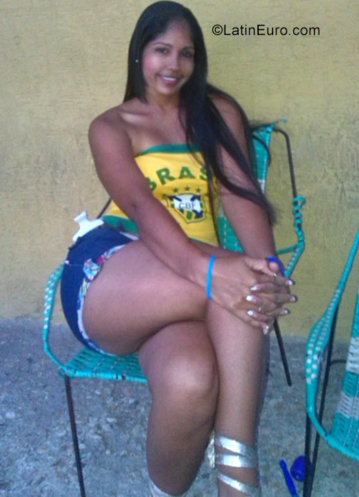 Date this hot Venezuela girl Carolina from Valencia VE904