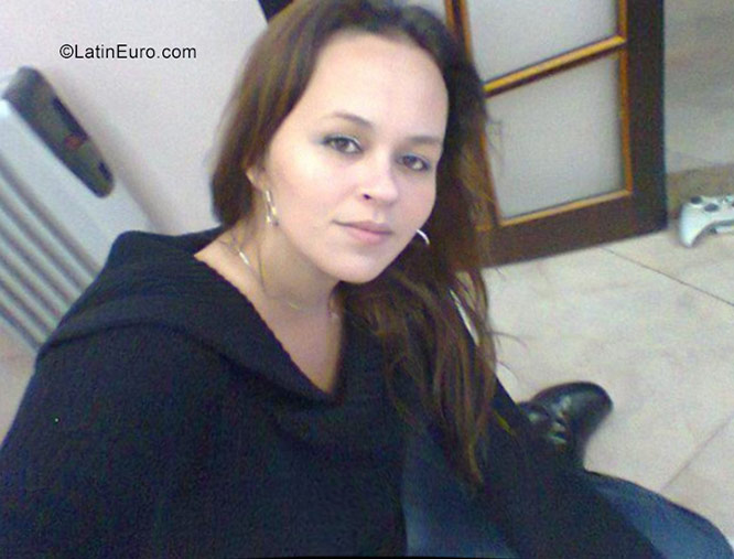 Date this nice looking Brazil girl Adriana from Sao Paulo BR10262