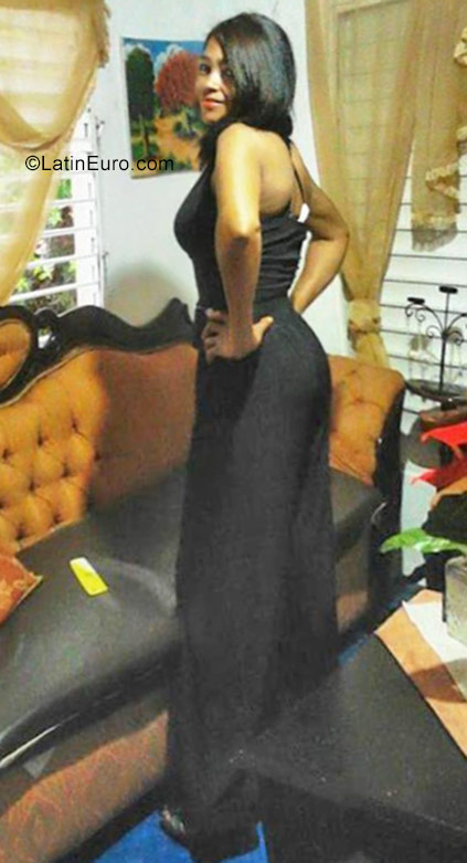 Date this georgeous Dominican Republic girl Ramolia from Moca DO30313