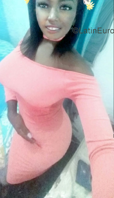 Date this fun Dominican Republic girl Coranie from Santo Domingo DO35316