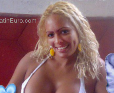 Date this sensual Venezuela girl Carmen from Tumero VE954