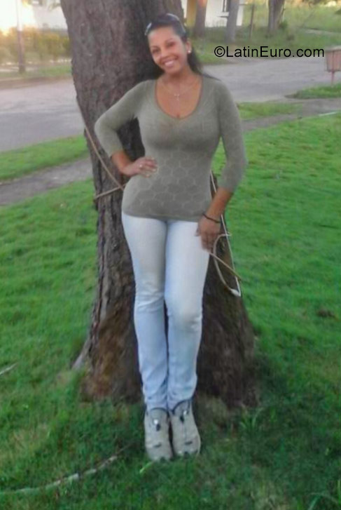Date this tall Venezuela girl Yenny from Bolivar VE957
