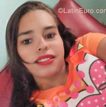 Date this sultry Cuba girl Aylen from Bayamo CU111