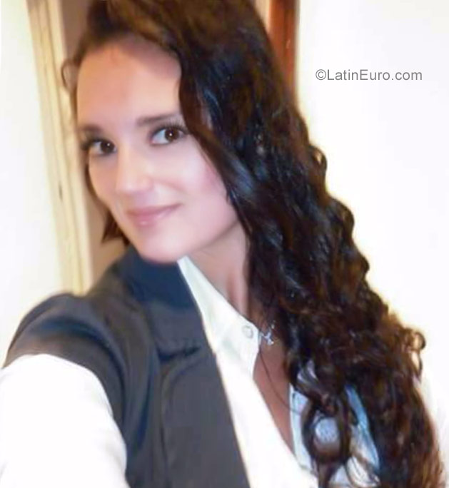 Date this gorgeous Colombia girl Diana from Bogota CO22437