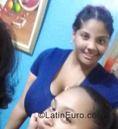 Date this delightful Dominican Republic girl Soranyi from Santo Domingo DO30443