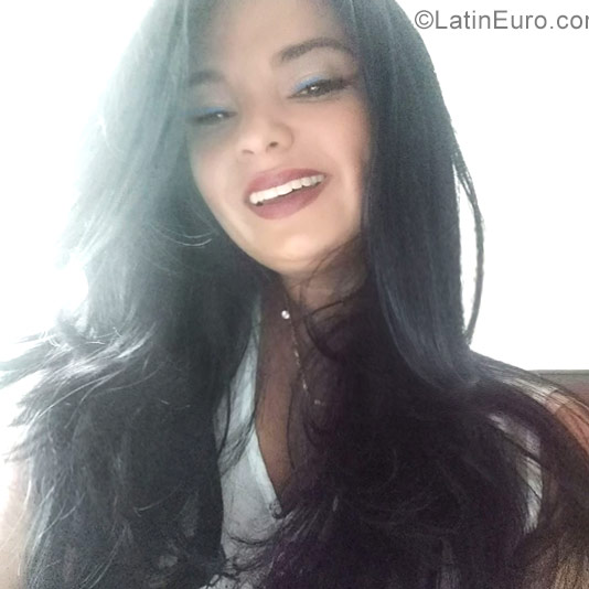 Date this gorgeous Colombia girl Andrea from Bogota CO22473