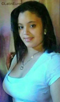 Date this georgeous Dominican Republic girl Jalenny from Santo Domingo DO30502