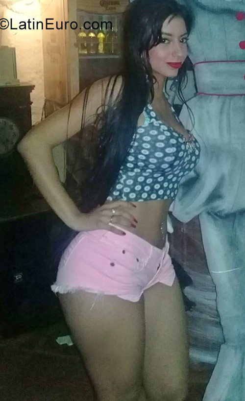 Date this sensual Colombia girl Saral from Medellin CO30450