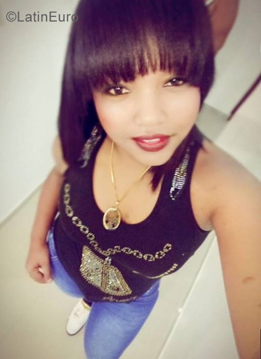 Date this lovely Dominican Republic girl Miriel garci from Santiago DO30503
