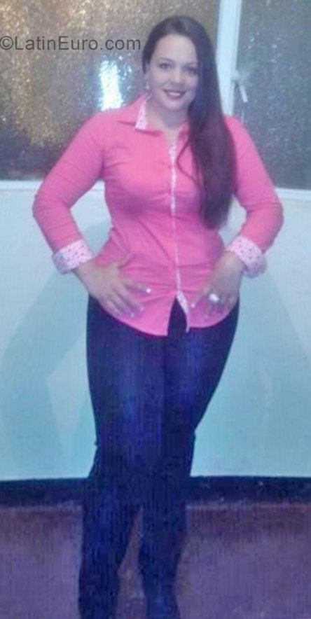 Date this tall Colombia girl Ivonne from Bogota CO22546