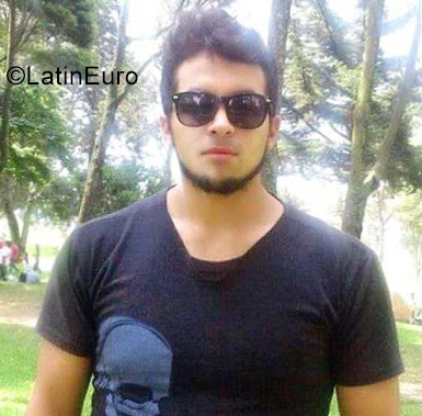 Date this delightful Colombia man Alejandro from Bogota CO22565