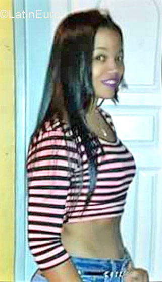 Date this exotic Dominican Republic girl Evanely from Mao DO30541