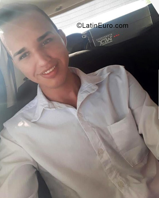 Date this cute Colombia man Robinsen from Barranquilla CO22612