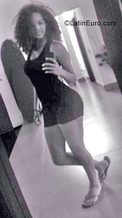 Date this good-looking Dominican Republic girl Ana - divina from Santo Domingo DO30566