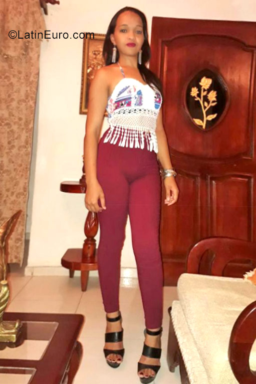 Date this lovely Dominican Republic girl Eliza from Higuey DO30578