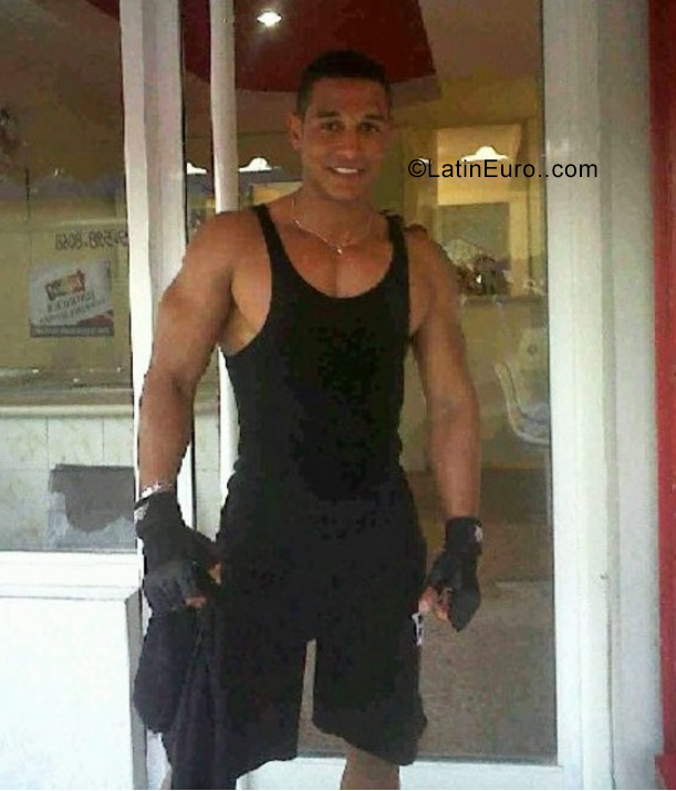 Date this stunning Dominican Republic man Erick from Santo Domingo DO30671