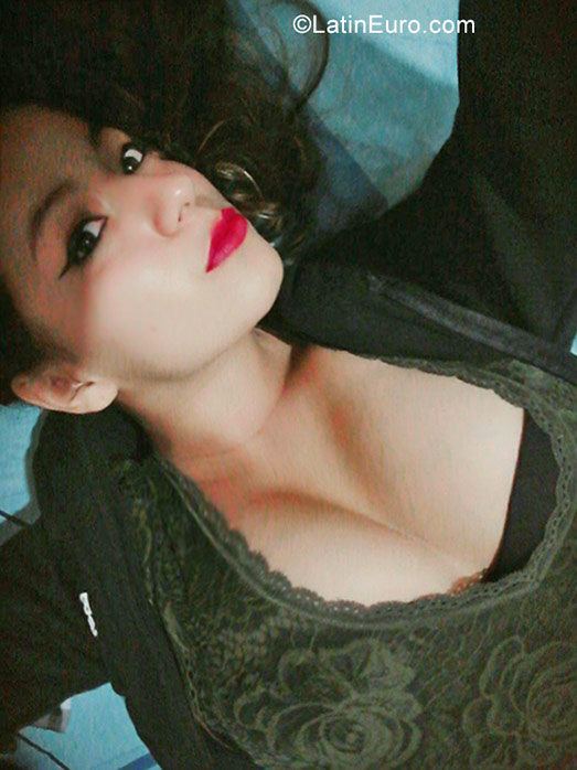 Date this georgeous Peru girl Fer from Lima PE1161