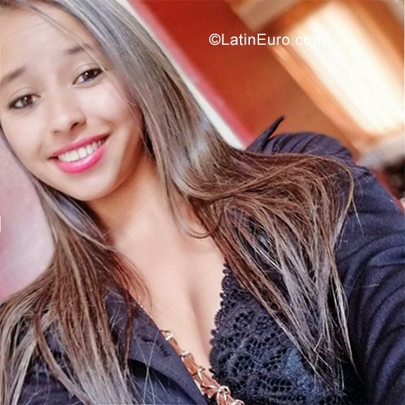 Date this good-looking Colombia girl Dayana from Pasto CO22724