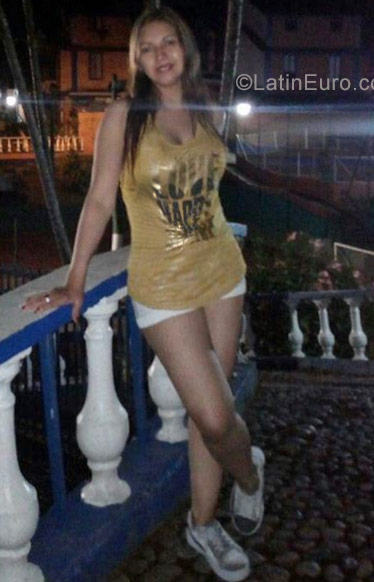 Date this delightful Colombia girl Helen from Bogota CO22729