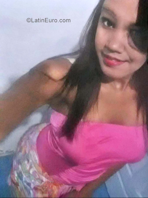 Date this georgeous Dominican Republic girl Yamilka from Santiago DO30700