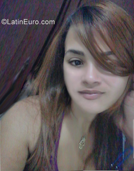 Date this voluptuous Dominican Republic girl Suleica from Santiago DO30796