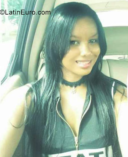 Date this good-looking Dominican Republic girl Jenifer from Santo Domingo DO30799