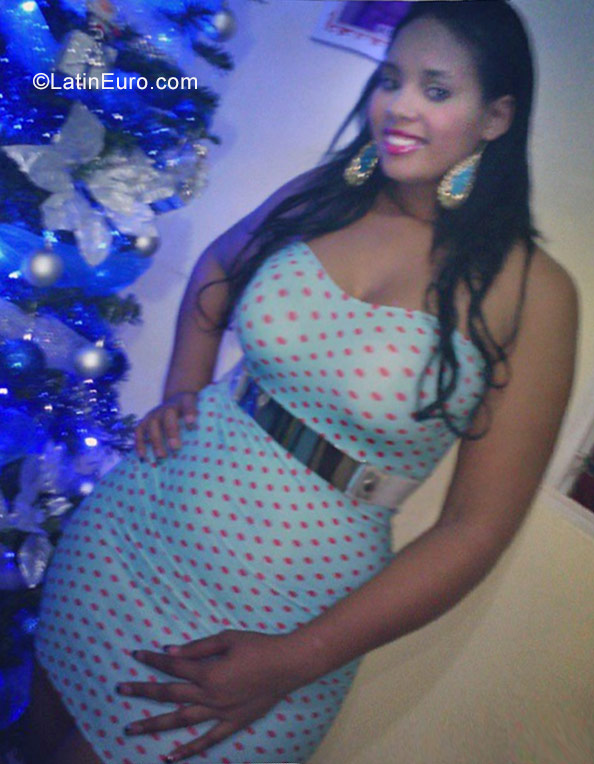 Date this lovely Dominican Republic girl Olineris from Distrito Nacional DO30814