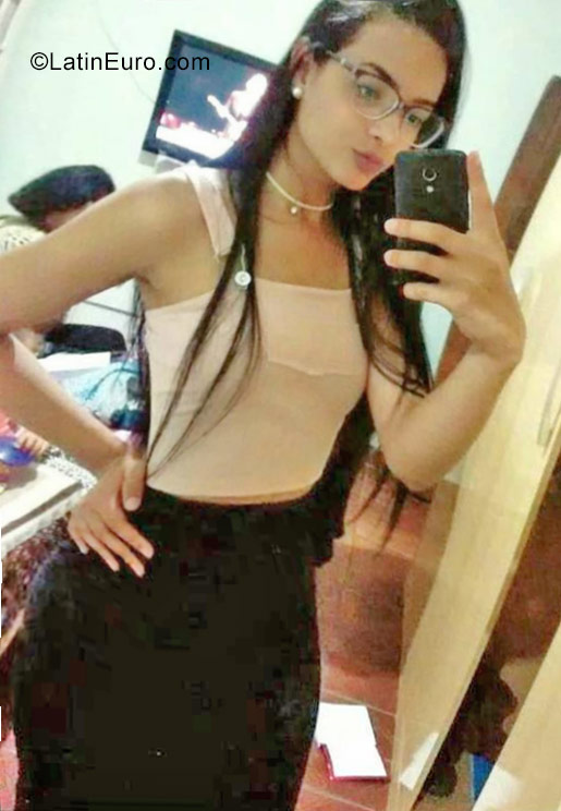 Date this georgeous Brazil girl Brenda from Sao Paulo BR10368