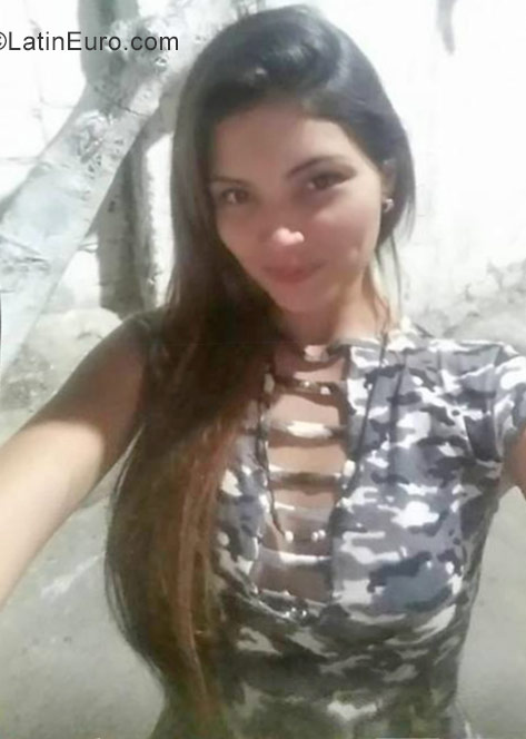 Date this sultry Venezuela girl Ana from Maracay VE1117