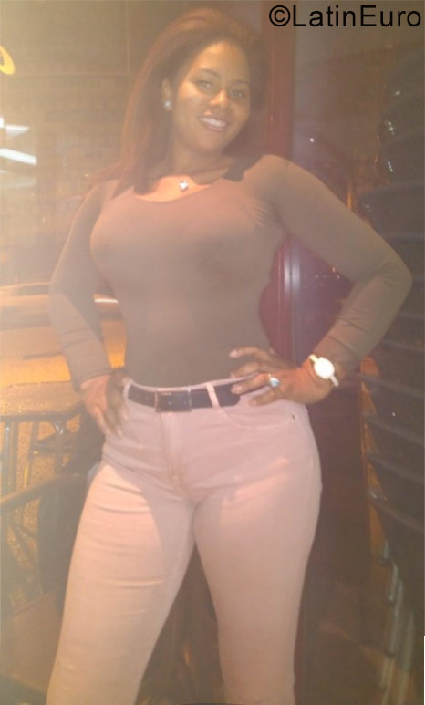 Date this tall Dominican Republic girl Latina from Santo Domingo DO30833