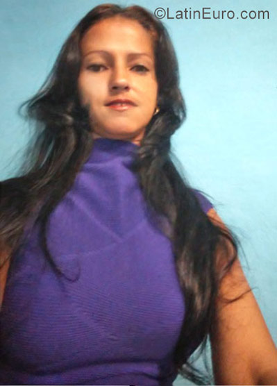 Date this hard body Cuba girl Duran from La Habana CU174