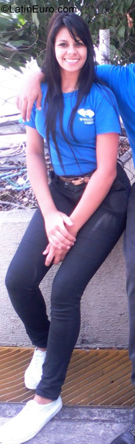 Date this passionate Venezuela girl Grey from Caracas VE1143