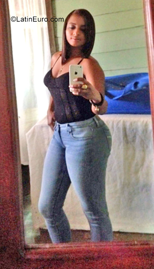 Date this young Dominican Republic girl Fernanda from Santiago DO30896