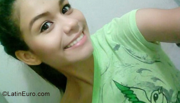 Date this sultry Venezuela girl Danna from Maracaibo VE1153
